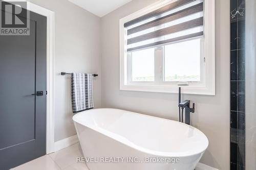 148 Susan Drive, Pelham, ON - Indoor Photo Showing Bathroom