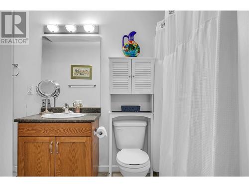 1905 Pandosy Street Unit# 209, Kelowna, BC - Indoor Photo Showing Bathroom