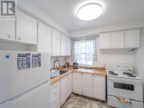 24 - 286 Westcourt Place, Waterloo, ON - Indoor Photo Showing Kitchen