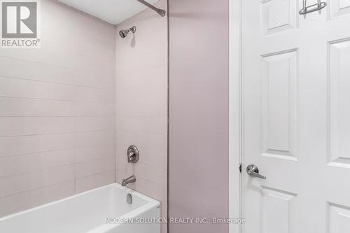 17 - 4605 Donegal Drive, Mississauga, ON - Indoor Photo Showing Bathroom