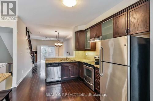 4264 Ingram Common, Burlington, ON - Indoor Photo Showing Kitchen With Upgraded Kitchen
