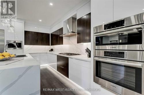 59 Cynthia Road, Toronto, ON - Indoor Photo Showing Kitchen With Upgraded Kitchen