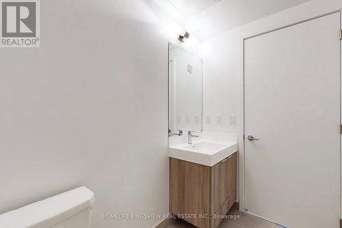 919 - 3100 Keele Street, Toronto, ON - Indoor Photo Showing Bathroom