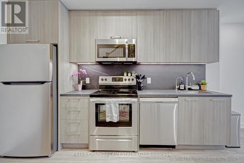 26 - 51 Winlock Park, Toronto, ON - Indoor Photo Showing Kitchen