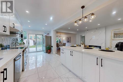 18 Cadillac Avenue, Toronto, ON - Indoor Photo Showing Kitchen With Upgraded Kitchen