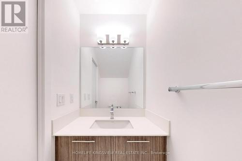 Th7 - 861 Sheppard Avenue, Toronto, ON - Indoor Photo Showing Bathroom