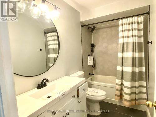 86 Dairy Road, Toronto, ON - Indoor Photo Showing Bathroom