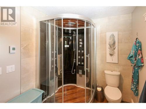 1917 93 Avenue, Dawson Creek, BC - Indoor Photo Showing Bathroom