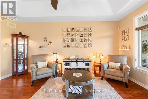 50 Gale Crescent, Belleville, ON - Indoor Photo Showing Living Room