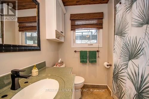690 Post Road, Kawartha Lakes, ON - Indoor Photo Showing Bathroom