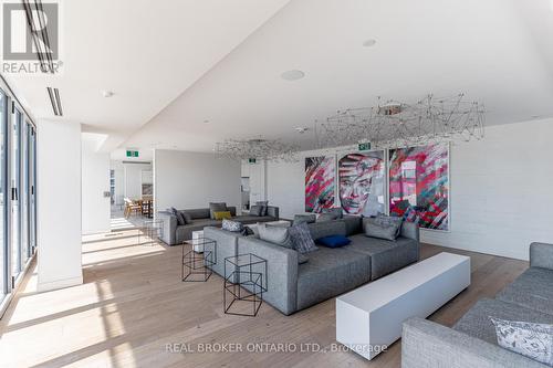 2808 - 5 Soudan Avenue, Toronto, ON - Indoor Photo Showing Living Room