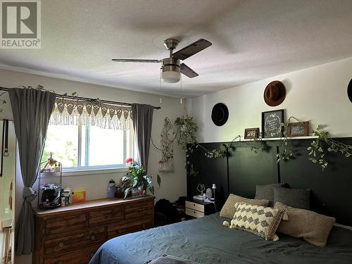 330 Phipps Crescent, Kelowna, BC - Indoor Photo Showing Bedroom