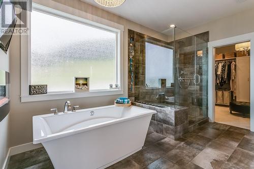 2880 Joe Riche Road, Kelowna, BC - Indoor Photo Showing Bathroom