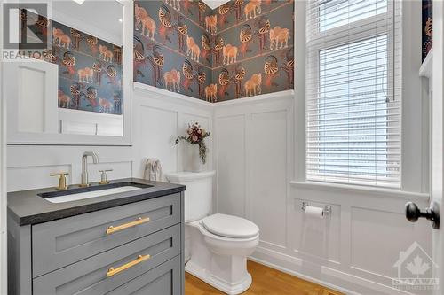 528 Cole Avenue, Ottawa, ON - Indoor Photo Showing Bathroom