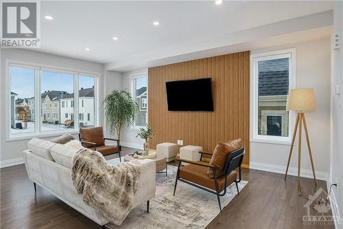 2060 Elevation Road, Ottawa, ON - Indoor Photo Showing Living Room