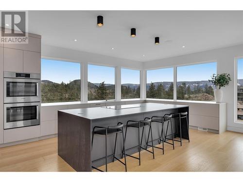 1190 Stoneypointe Court, Kelowna, BC - Indoor Photo Showing Kitchen