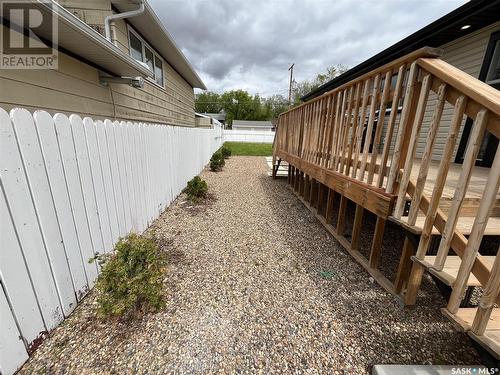 1022 Stadacona Street E, Moose Jaw, SK - Outdoor