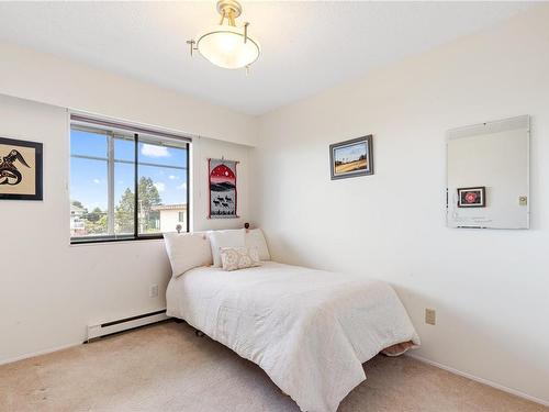 406-1041 Rockland Ave, Victoria, BC - Indoor Photo Showing Bedroom