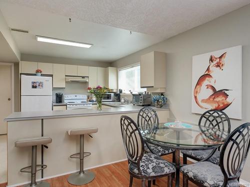 1084 Verdier Ave, Central Saanich, BC - Indoor