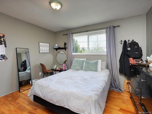 1084 Verdier Ave, Central Saanich, BC - Indoor Photo Showing Bedroom