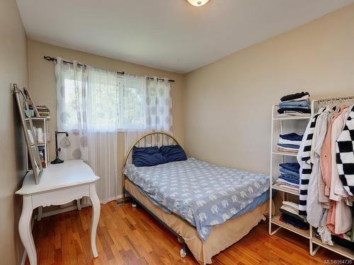 1084 Verdier Ave, Central Saanich, BC - Indoor Photo Showing Bedroom