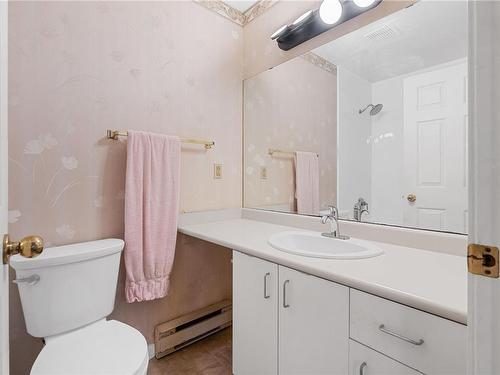 31-5110 Cordova Bay Rd, Saanich, BC - Indoor Photo Showing Bathroom