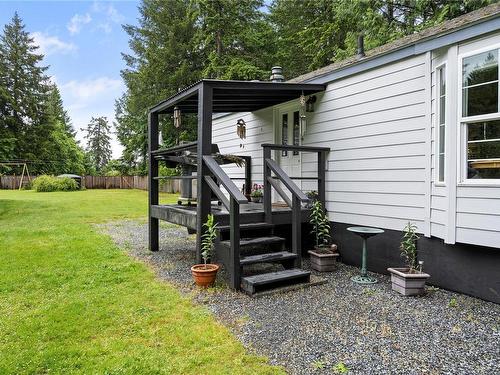 1410 Spruston Rd, Nanaimo, BC - Outdoor With Exterior