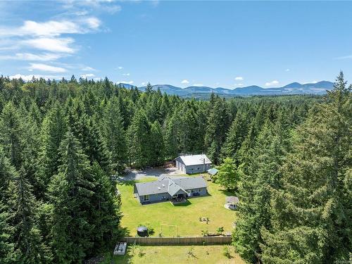 1410 Spruston Rd, Nanaimo, BC - Outdoor With Backyard