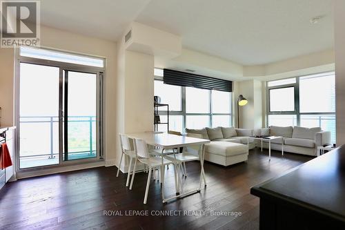 2504 - 33 Shore Breeze Drive, Toronto, ON - Indoor Photo Showing Living Room