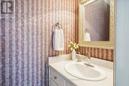199 Penn Drive, Burlington, ON - Indoor Photo Showing Bathroom