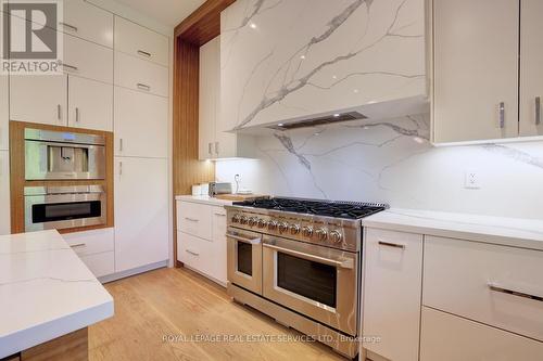 59 Riverview Heights, Toronto, ON - Indoor Photo Showing Kitchen