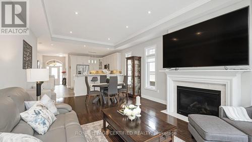 15 Hillcrest Drive, New Tecumseth, ON - Indoor Photo Showing Living Room With Fireplace