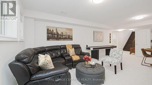 15 Hillcrest Drive, New Tecumseth, ON - Indoor Photo Showing Living Room