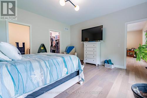 13 - 300 Richmond Street, Thorold, ON - Indoor Photo Showing Bedroom