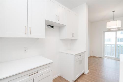 16 Elm Drive, West St Paul, MB - Indoor Photo Showing Kitchen