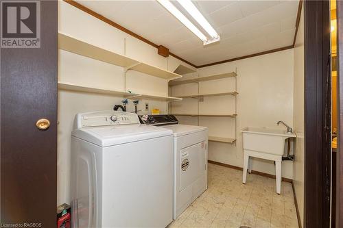 565 24Th Street W, Owen Sound, ON - Indoor Photo Showing Laundry Room
