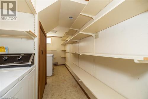 565 24Th Street W, Owen Sound, ON - Indoor Photo Showing Laundry Room