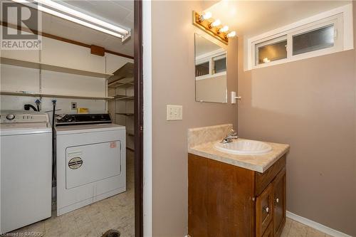 565 24Th Street W, Owen Sound, ON - Indoor Photo Showing Laundry Room