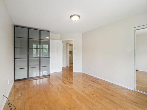 Master bedroom - 1 Av. Parkdale, Pointe-Claire, QC - Indoor Photo Showing Other Room