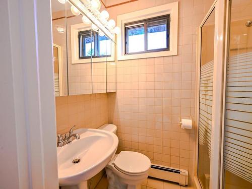 Ensuite bathroom - 5713 Av. Wolseley, Côte-Saint-Luc, QC - Indoor Photo Showing Bathroom