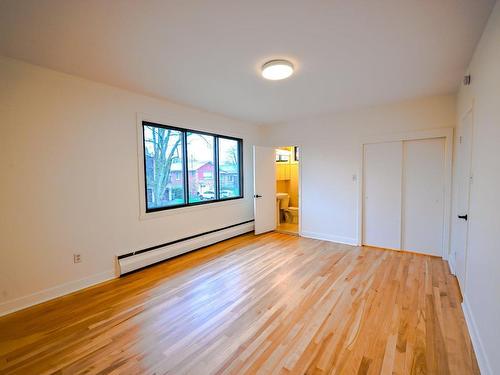 Master bedroom - 5713 Av. Wolseley, Côte-Saint-Luc, QC - Indoor Photo Showing Other Room