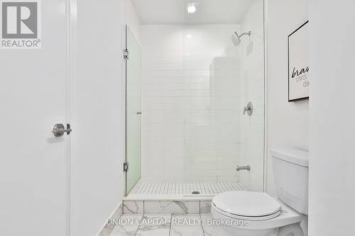 Lph02B - 20 Shore Breeze Drive, Toronto, ON - Indoor Photo Showing Bathroom