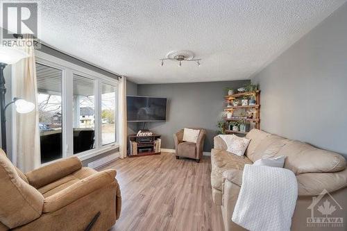 Living Room - 171 Gardiner Shore Road, Carleton Place, ON - Indoor Photo Showing Living Room