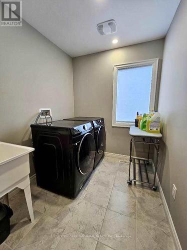 1026 Wright Drive, Midland, ON - Indoor Photo Showing Laundry Room