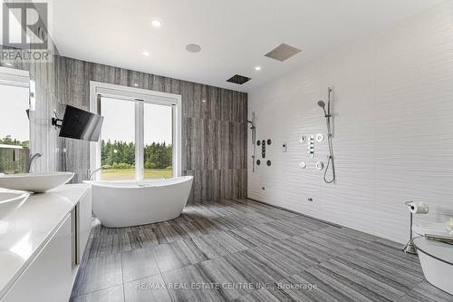 514446 2Nd Line, Amaranth, ON - Indoor Photo Showing Bathroom