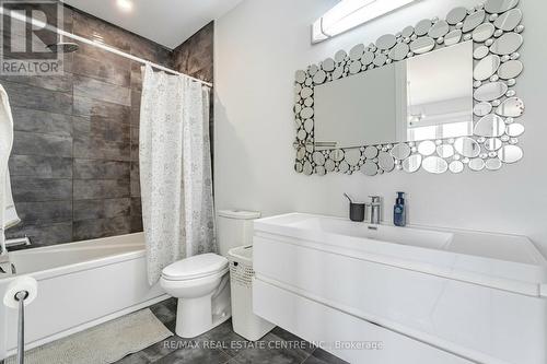 514446 2Nd Line, Amaranth, ON - Indoor Photo Showing Bathroom