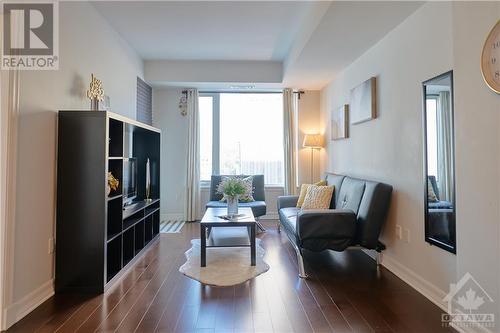 238 Besserer Street Unit#308, Ottawa, ON - Indoor Photo Showing Living Room