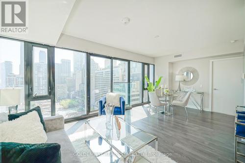 1804 - 188 Cumberland Street, Toronto, ON - Indoor Photo Showing Living Room