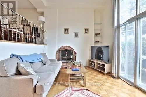 83 Scenic Mill Way, Toronto, ON - Indoor Photo Showing Living Room