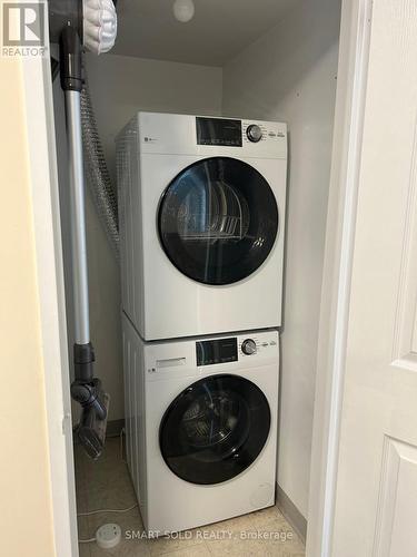 Ph210 - 256 Doris Avenue, Toronto, ON - Indoor Photo Showing Laundry Room